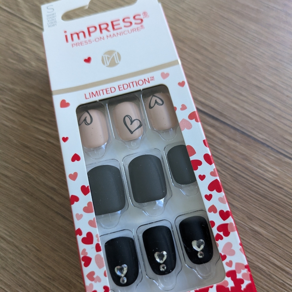 Heart Rhinestone Nails - Picture 7 of 11